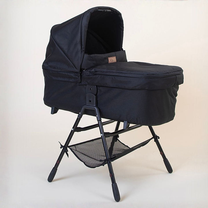 Mountain Buggy Carrycot Plus Urban Jungle Caviar 1