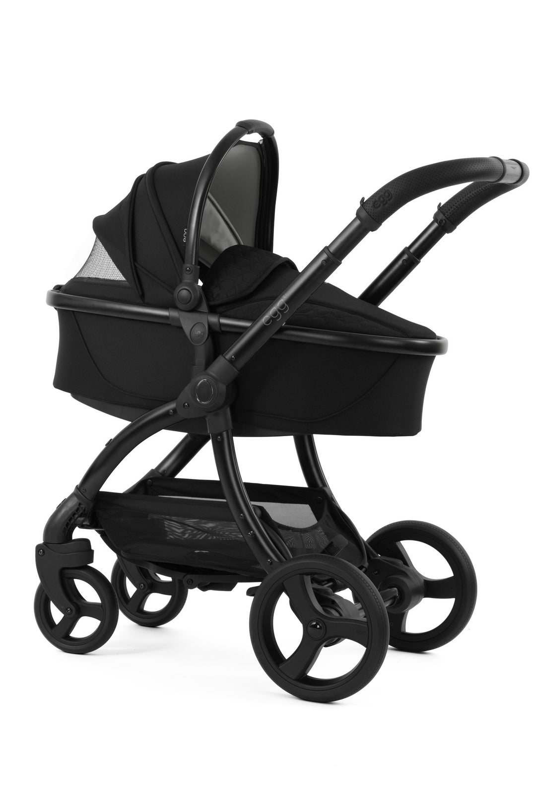 egg 3 Panther carrycot on chassis