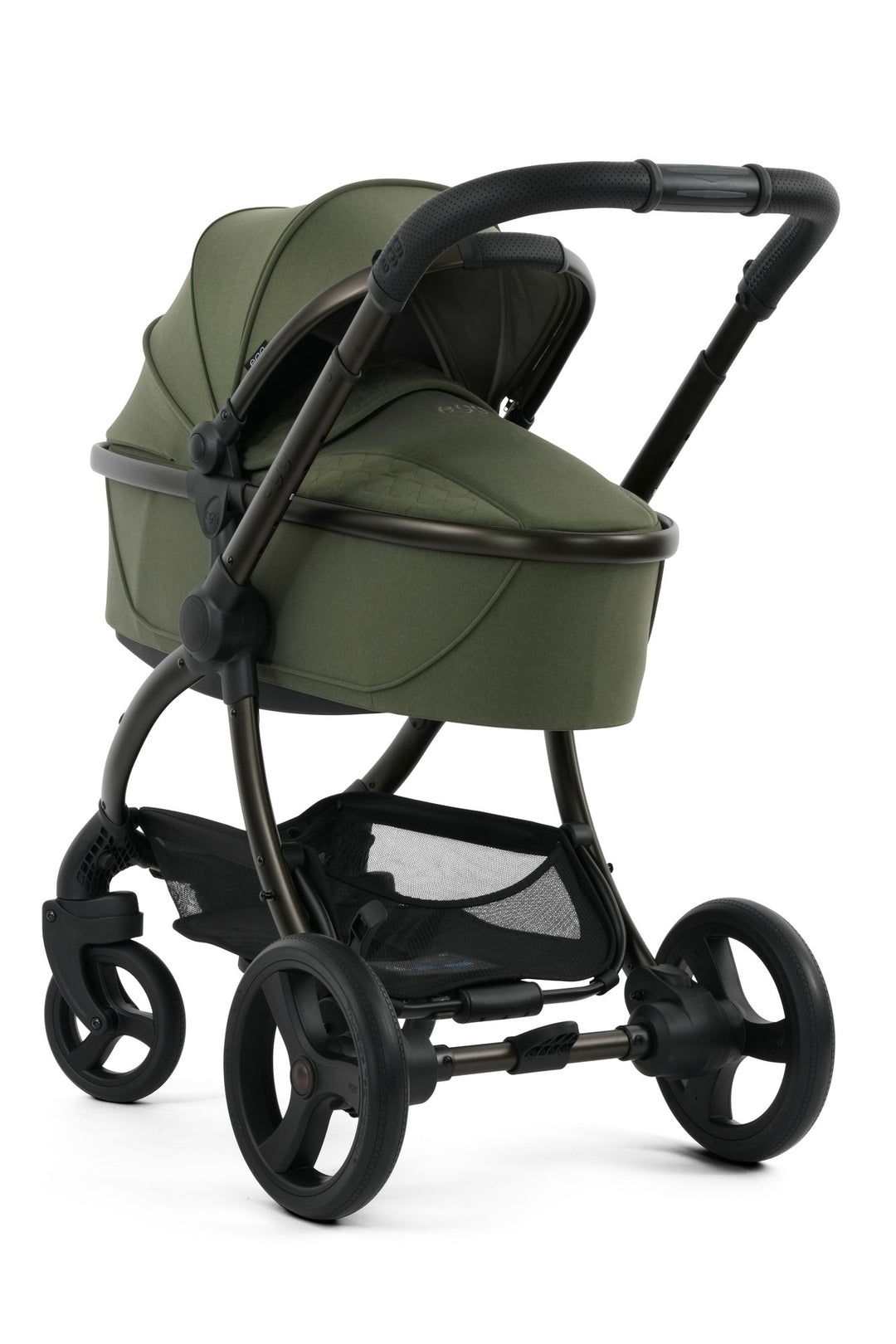 egg 3 Sage carrycot on chassis